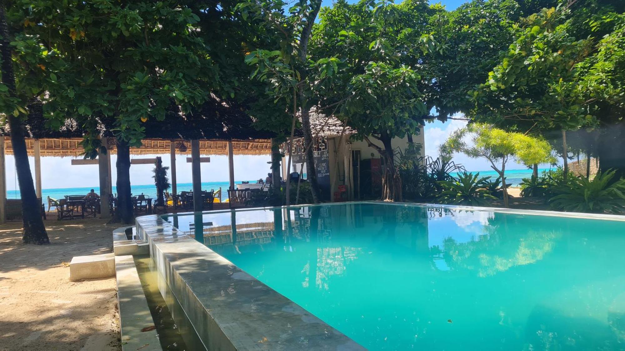 Garden Beach Bungalows Jambiani Джамбиани Екстериор снимка