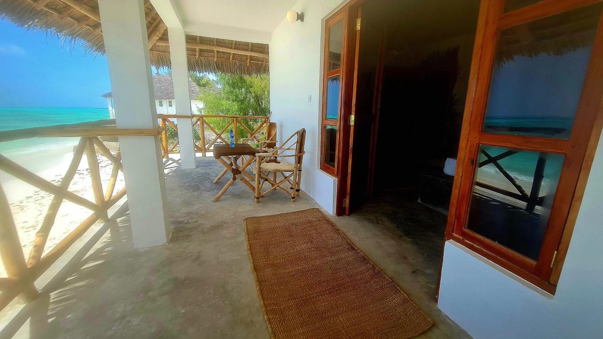 Garden Beach Bungalows Jambiani Джамбиани Екстериор снимка